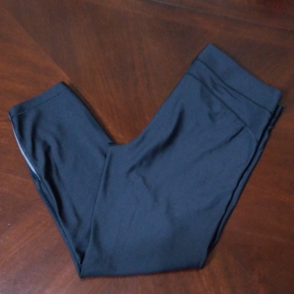 Shorts - Picture 3 of 8